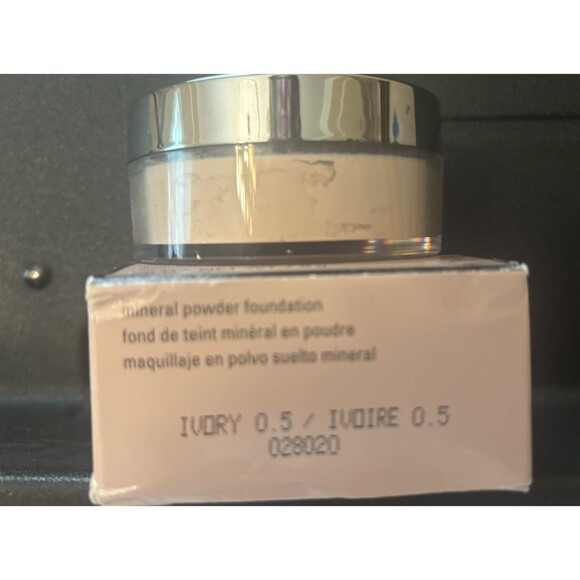 Mary Kay Mineral Powder Foundation Ivory 0.5 Discontinued .28 OZ / 8 g NEW - Picture 2 of 2